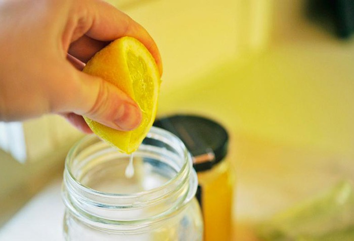 Приготовление лимонного бальзама для жирных волос