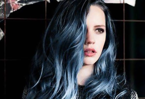 Окрашенные волосы голубого оттенка
