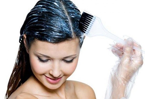 Процедура окрашивания волос дома